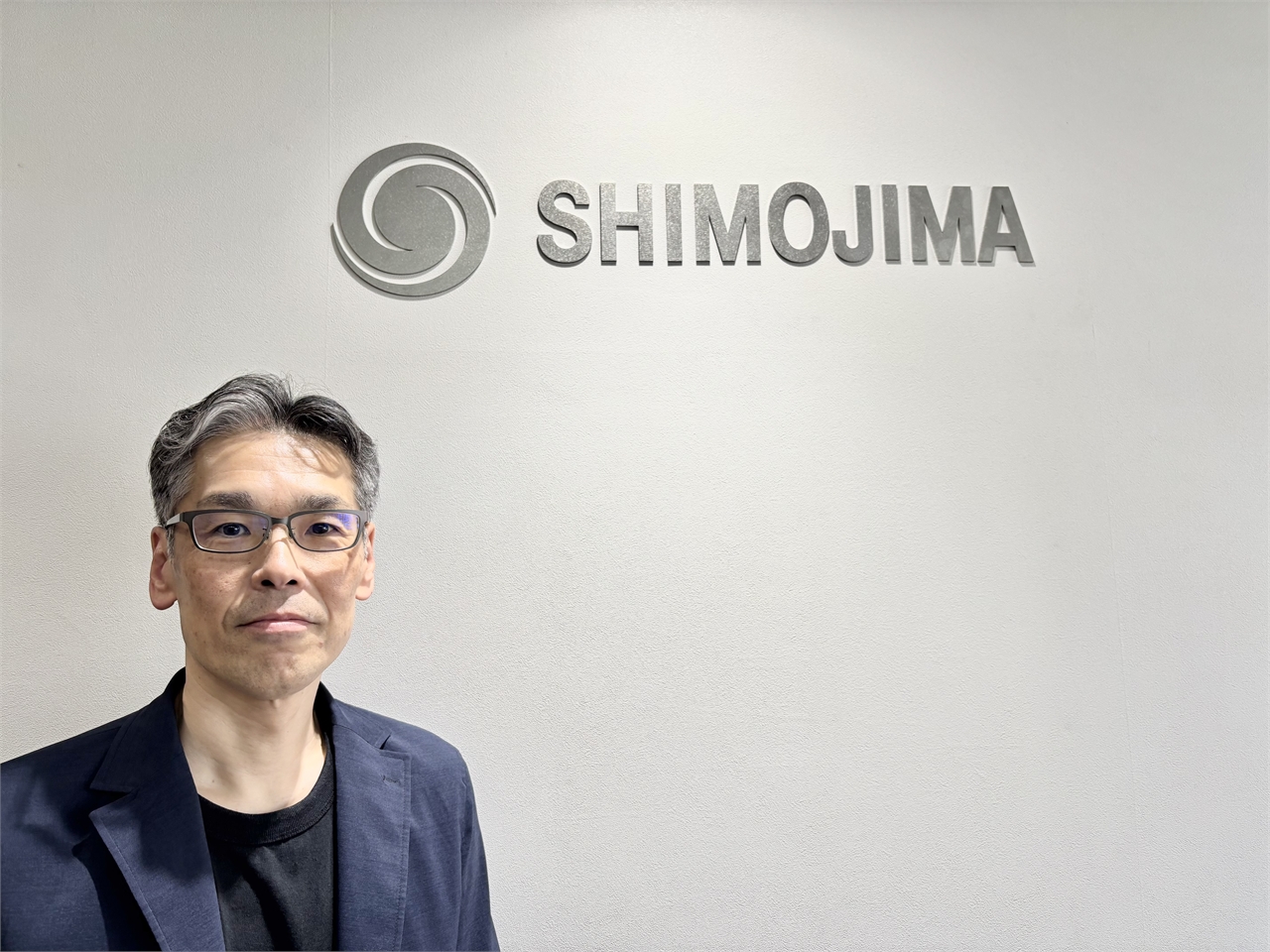 【株式会社シモジマ】 AI検索時代を生き抜く「第一想起」戦略